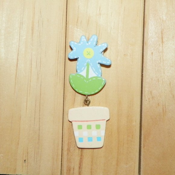 9 Spring Holiday Pins Gift - Picture 6 of 9